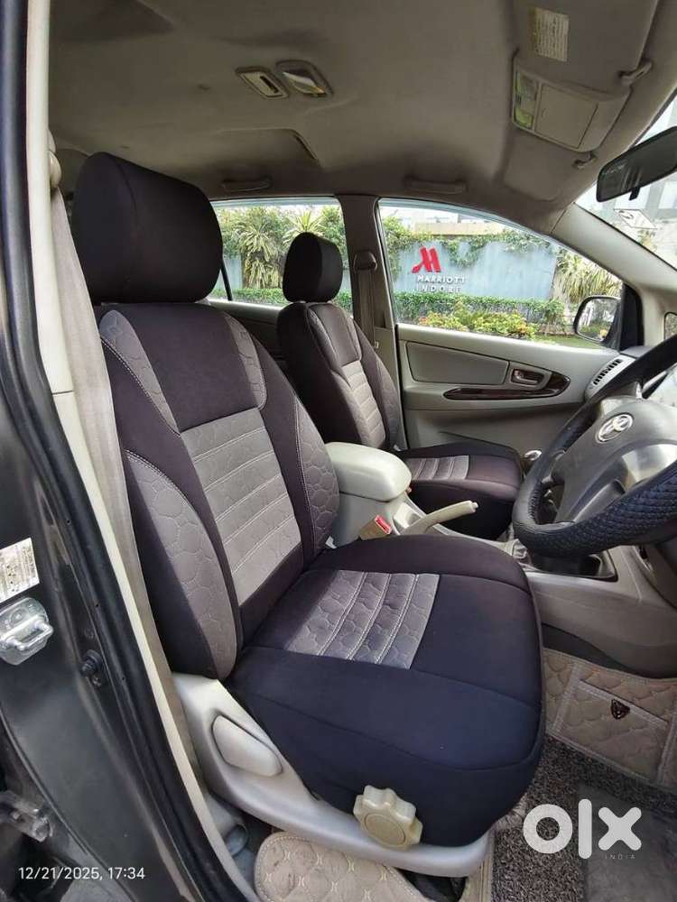 Toyota Innova 2.5 G (diesel) 8 Seater, 2014, Diesel