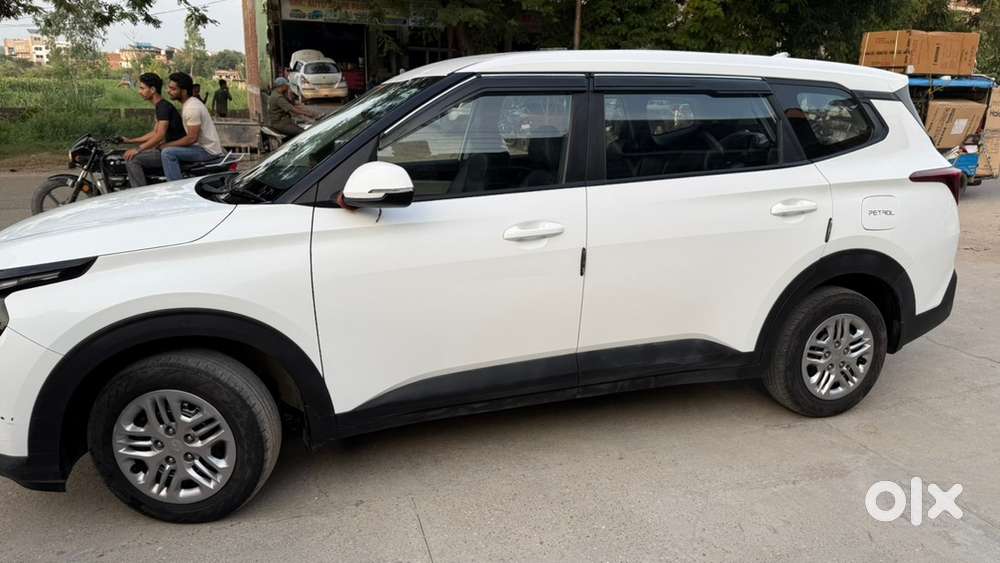 Kia Carens 2025 Petrol Manual