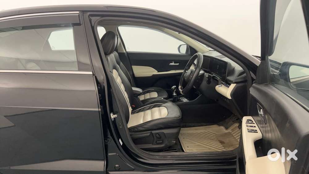 Hyundai Verna 1.5 Sx (o) Petrol Mt, 2023, Petrol