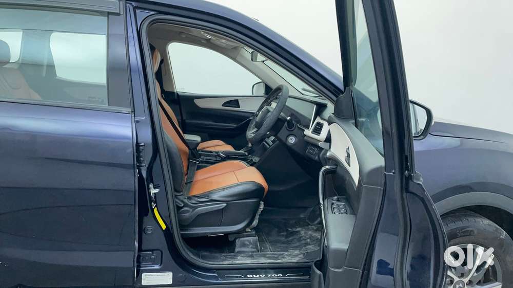 Mahindra Xuv700 2.0 Ax 5 Petrol At Str, 2022, Petrol