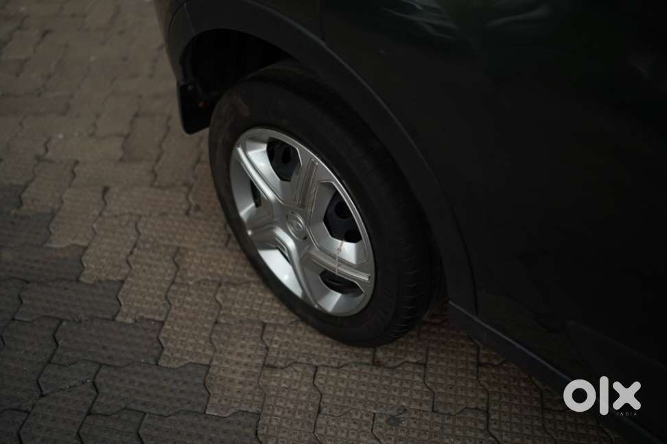 Tata Nexon 1.5 Revotorq Xm (s), 2021, Petrol