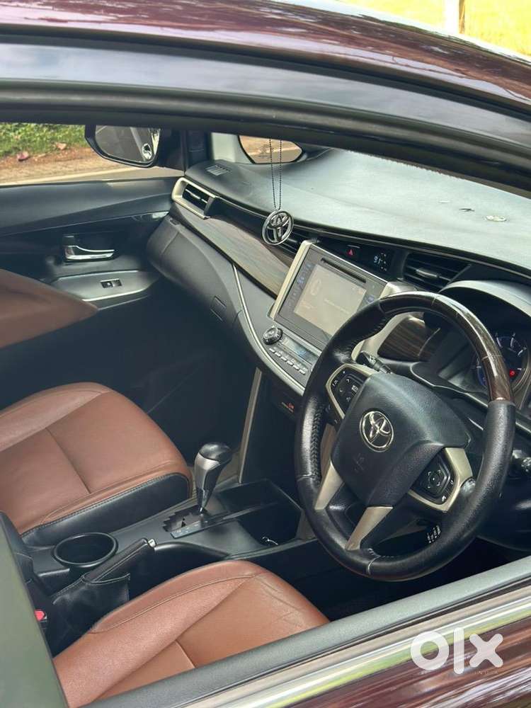 Toyota Innova Crysta 2017 Diesel Well Maintained