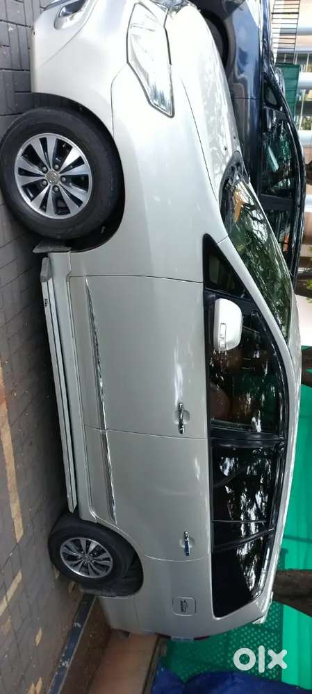 Toyota Innova Diesel 7 Str 2015