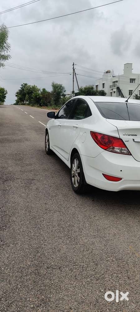 Hyundai Fluidic Verna 2012