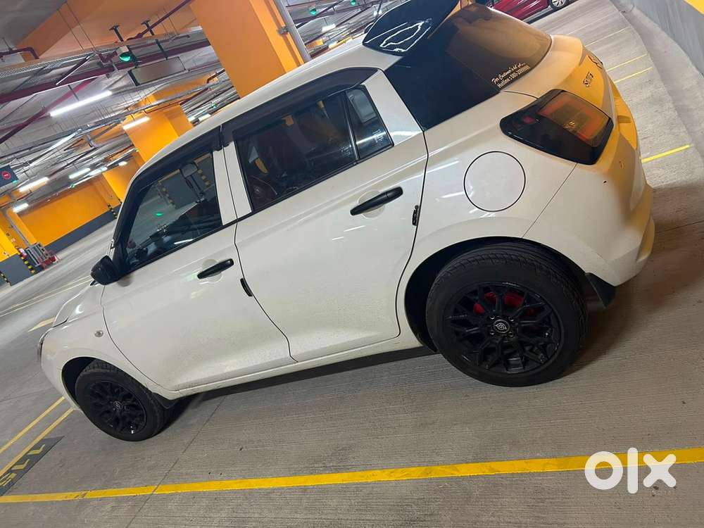 2024 Maruti Swift Petrol Manual