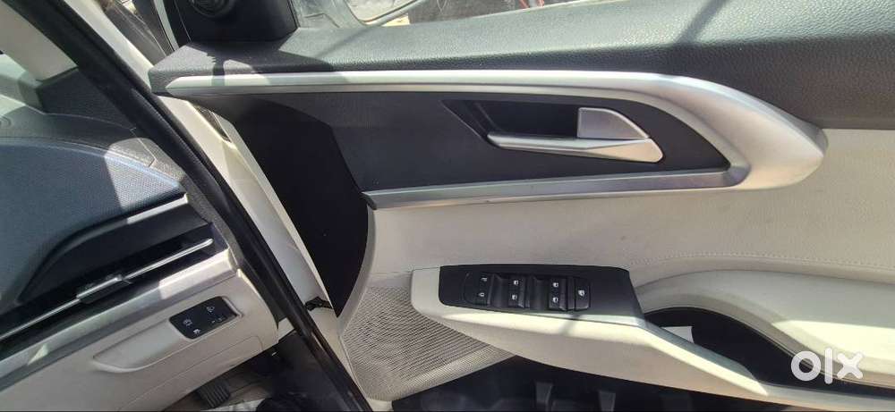 Kia Carens 2023 Petrol Mt