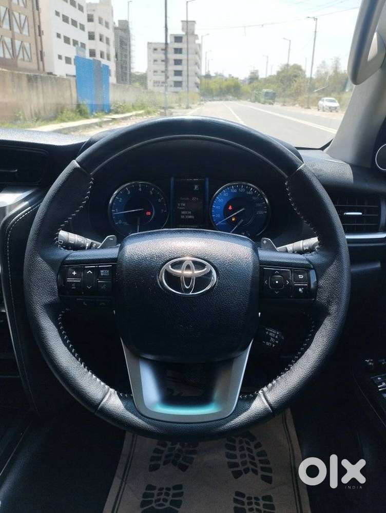 Toyota Fortuner 4x2 At 2.7 Petrol, 2024, Petrol