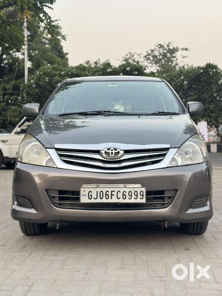 Toyota Innova 2.5 G (diesel) 8 Seater, 2012, Diesel