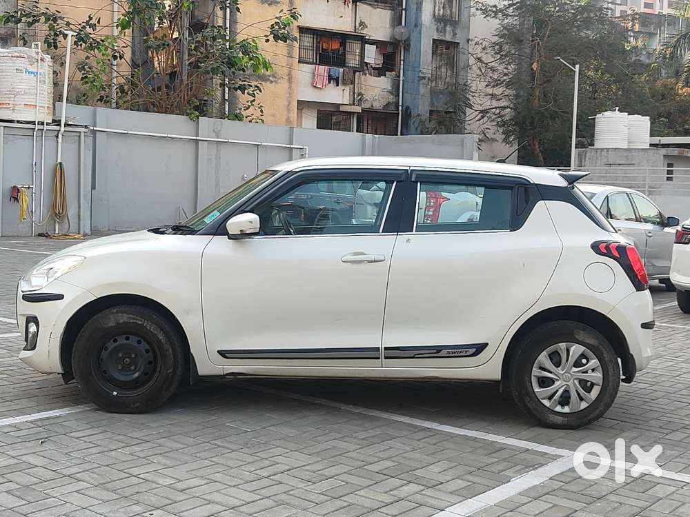 Maruti Suzuki Swift Vxi + Manual, 2022, Petrol