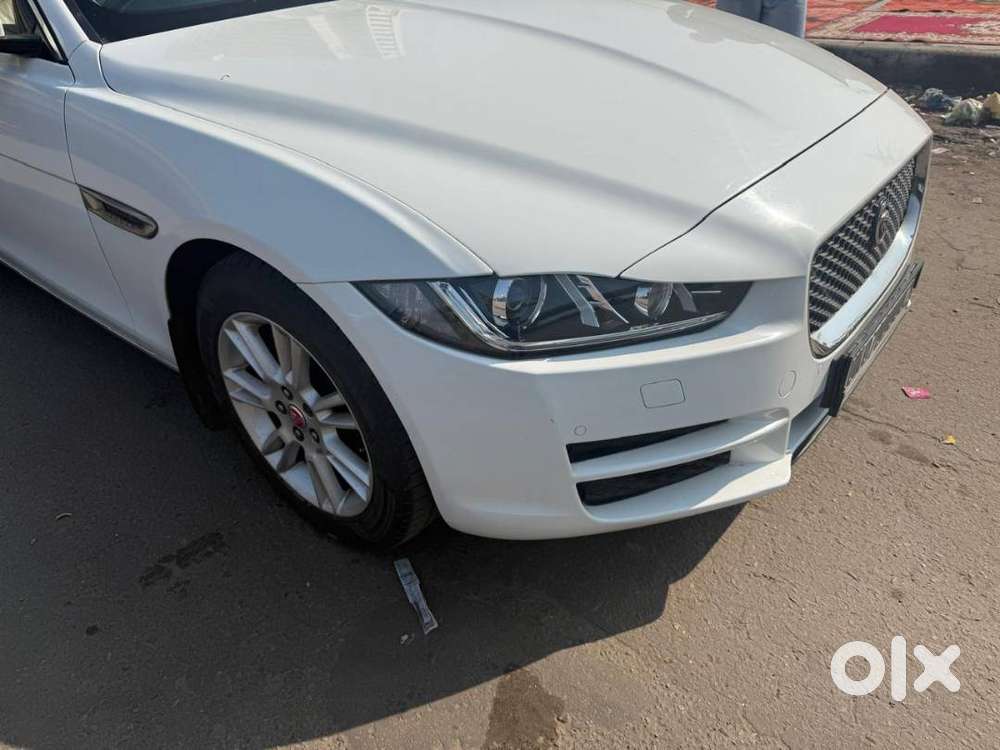 Jaguar Xe 2018 Diesel 25000 Km Driven