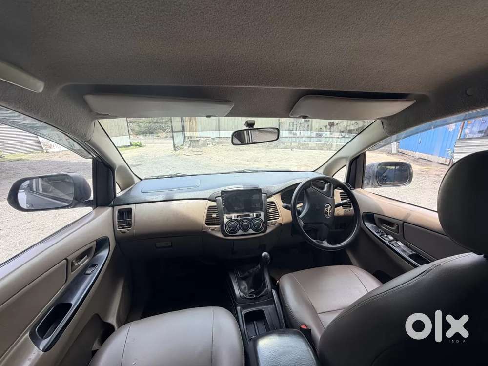 Toyota Innova 2.5 G (diesel) 8 Seater Bs Iv, 2015, Diesel