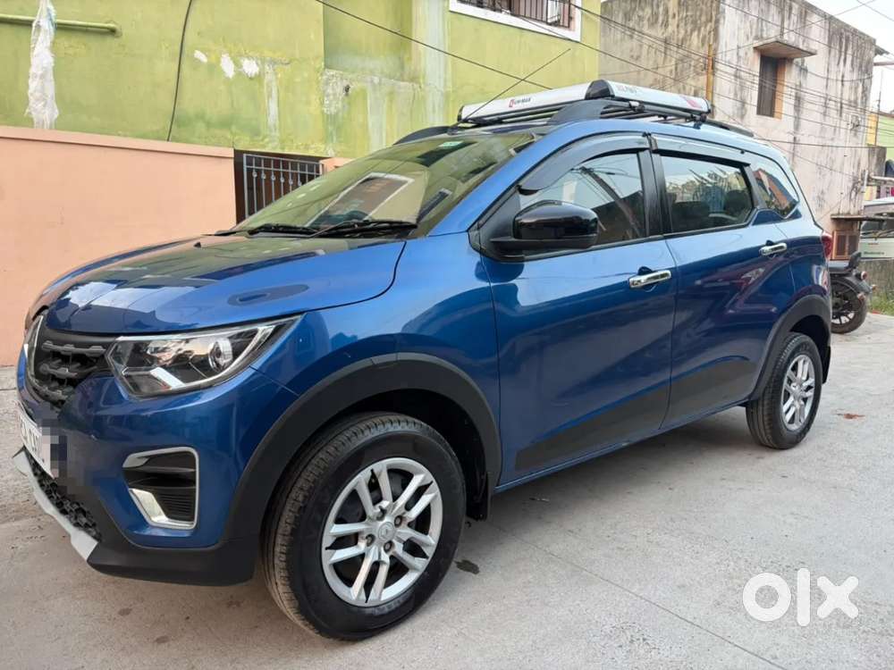 Renault Triber Rxt, 2023, Petrol
