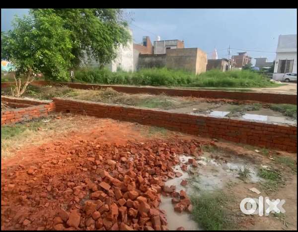 194 Gaj plot, 20000 Rs/ Gaj. Two side open plot