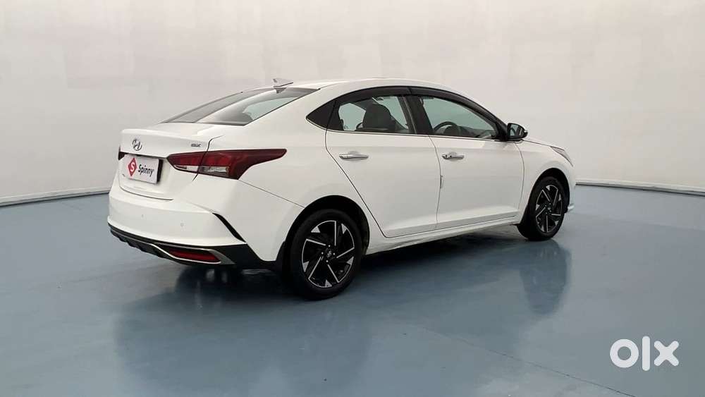 Hyundai Verna 1.5 Sx (o) Vtvt Ivt, 2022, Petrol