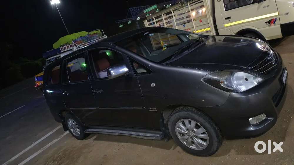 Toyota Innova 2011 Diesel Well Maintained