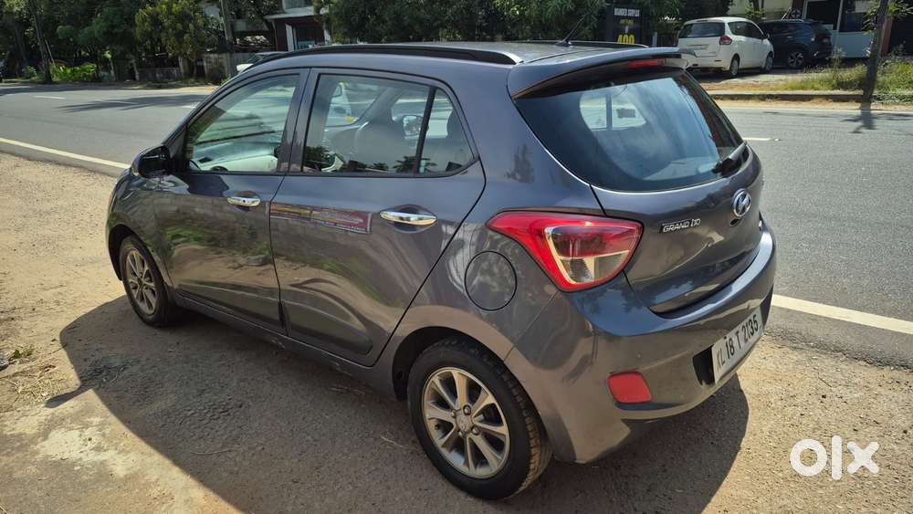 Hyundai Grand I10 Asta Option, 2016, Petrol
