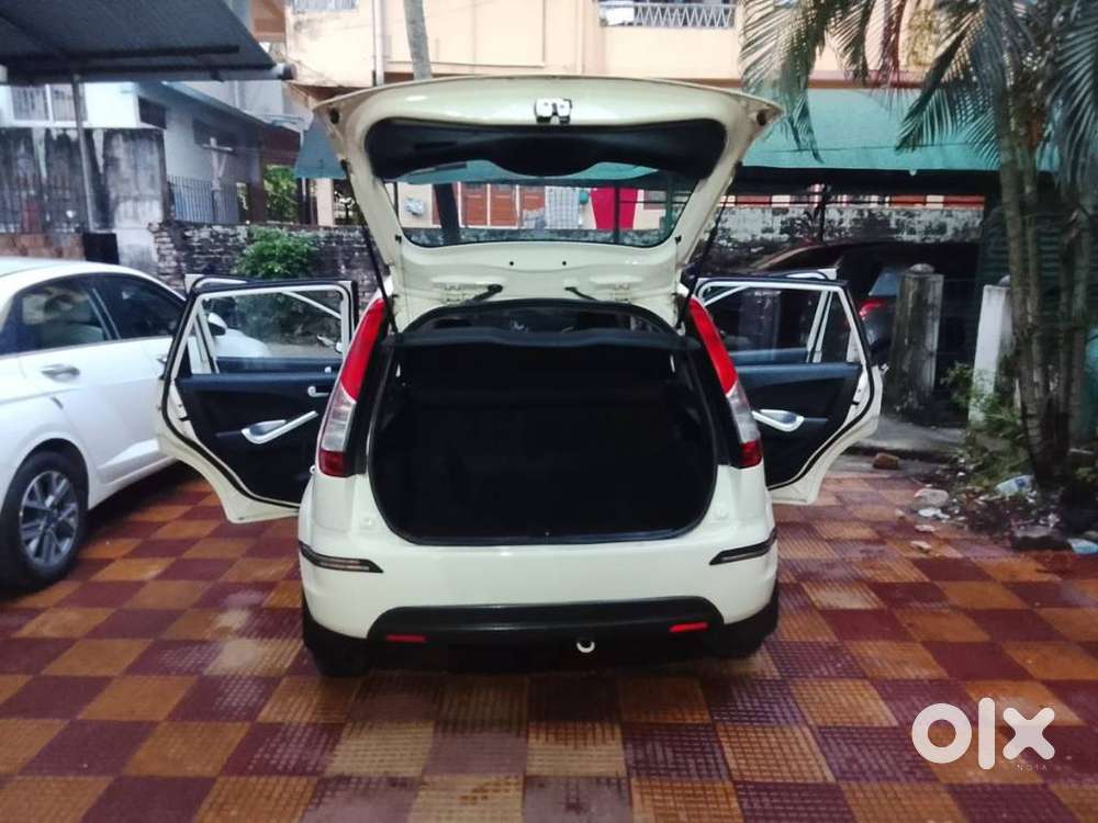 Ford Figo 1.2p Trend Mt, 2015, Petrol
