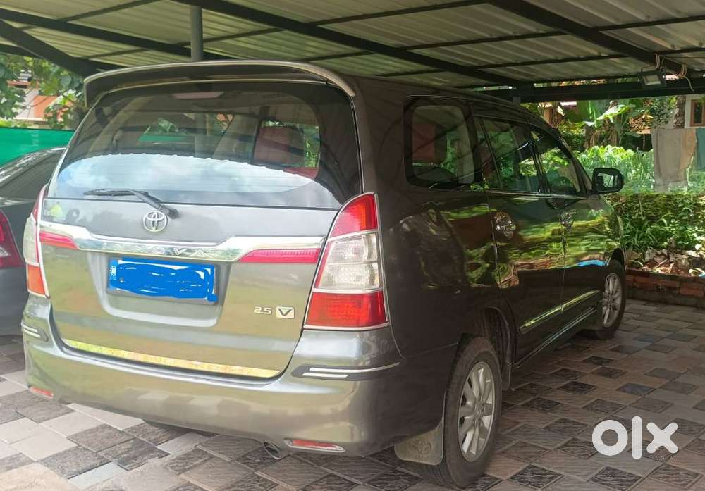 Toyota Innova 2.5 V 2014