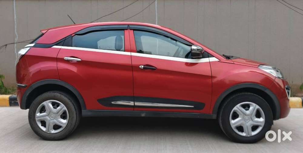 Tata Nexon 1.2 Revotron Xma, 2018, Petrol