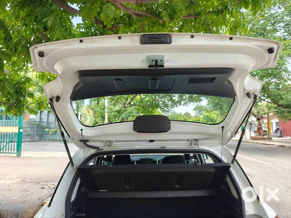 Hyundai Venue 2020 Petrol Well Maintained