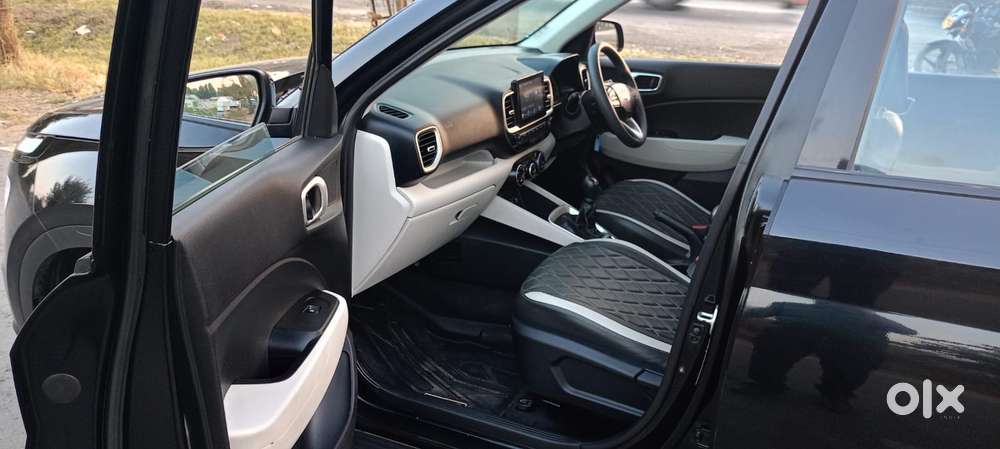 Hyundai Venue 1.2 S (o), 2024, Petrol