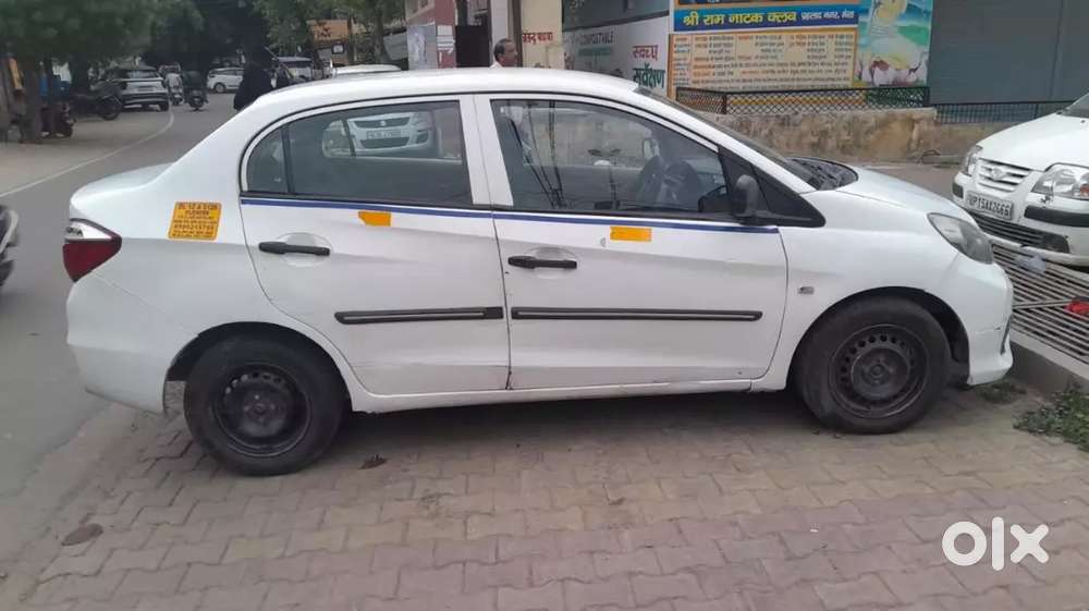 Good Conditions Car 4 Tyre New Brand Ac Warking