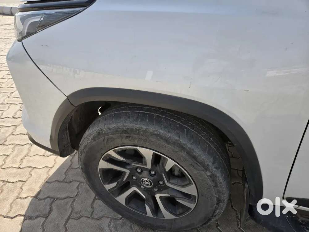 Toyota Fortuner Legender 4x4 At 2023