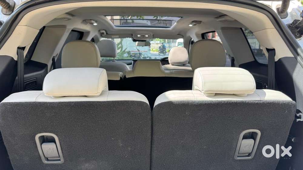 Mahindra Xuv700 2.2 Ax 7 Diesel At Str, 2025, Diesel