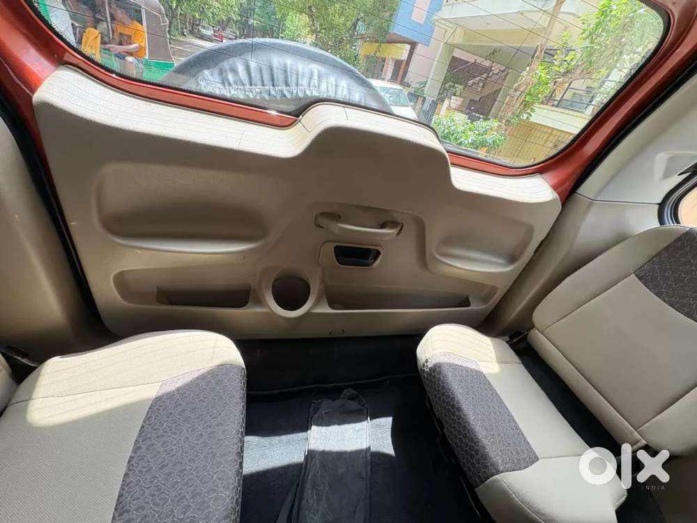 Mahindra Tuv 300 Mhawk100 T8 Dual Tone, 2017, Diesel