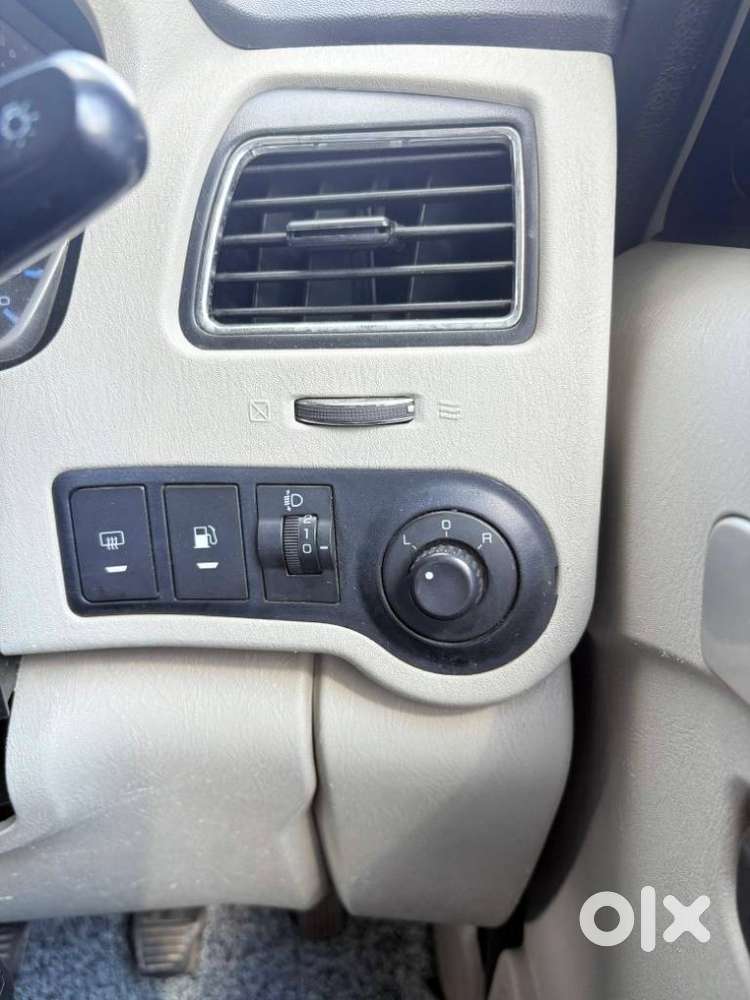 Mahindra Scorpio S10, 2017, Petrol