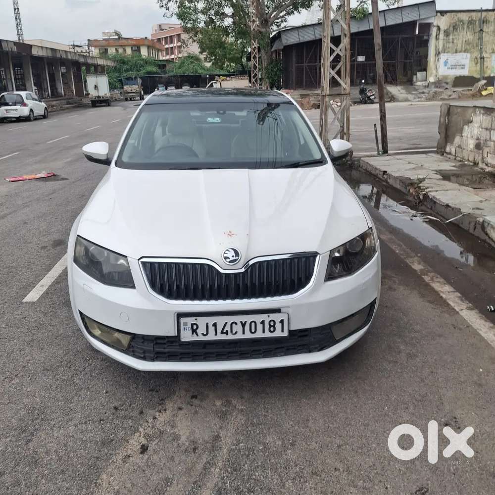 Skoda Octavia 2.0 2014 Very Good Condition Sunroof 5tyre New Alowy