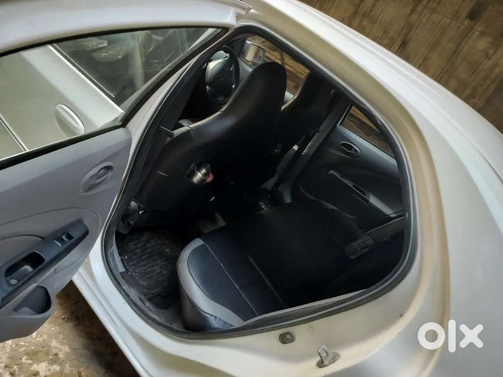 Toyota Etios 2011 Petrol 98000 Km Driven