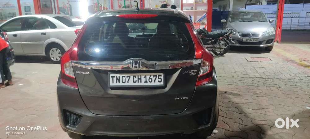 Honda Jazz Sv I-vtec 2016 Petrol | Well Maintained | 1 Lakh Km
