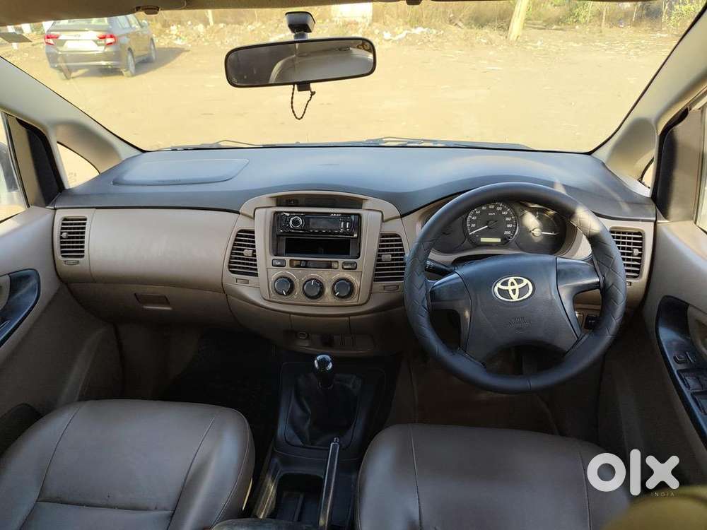 Toyota Innova 2016