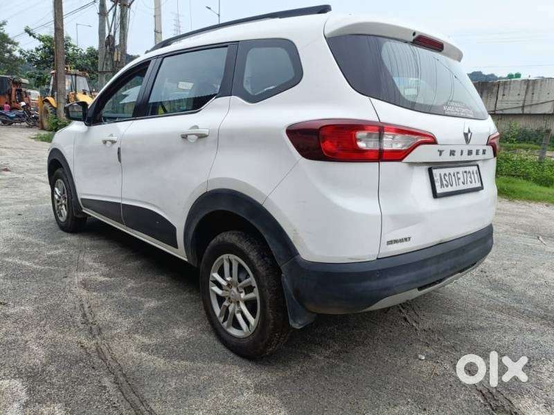 Renault Triber Rxt, 2022, Petrol