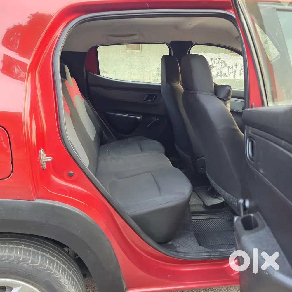 Renault Kwid Automatic 2018 Airbags Top Variant.