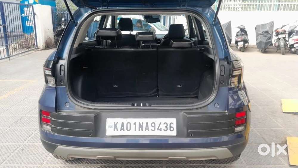 Hyundai Venue 1.0 Sx (o) Turbo Dct, 2023, Petrol