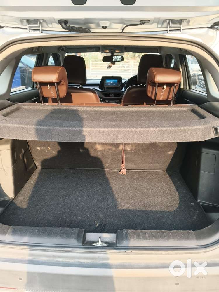 Maruti Suzuki Brezza 1.5 Zxi Plus Smart Hybrid, 2022