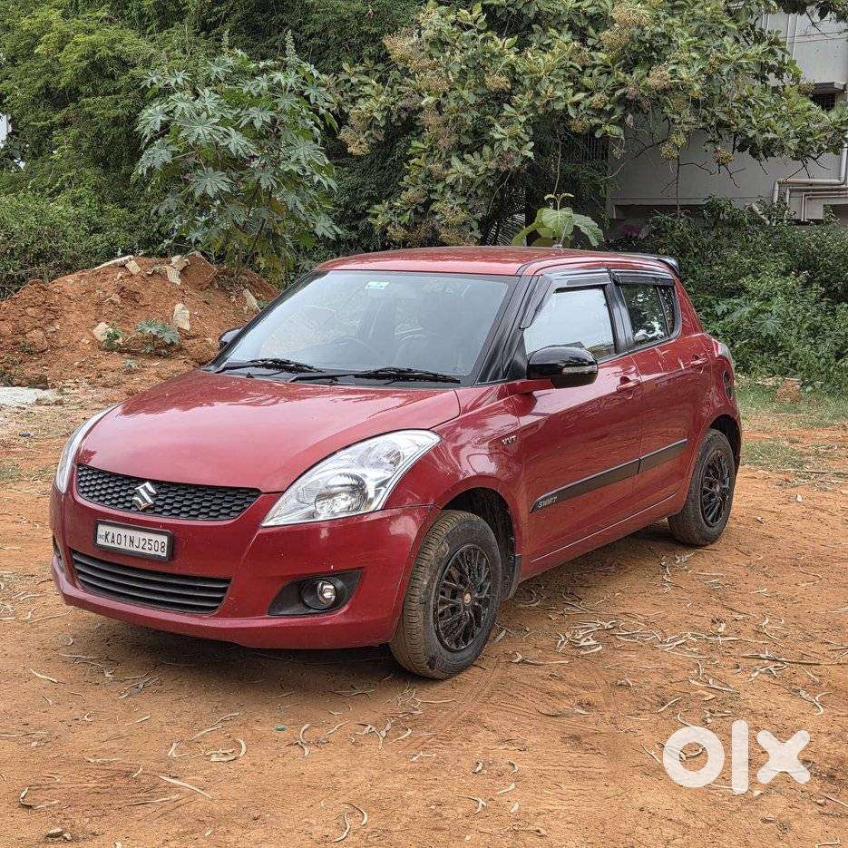 Maruti Suzuki Swift Vxi Abs Bsiv, 2013, Petrol