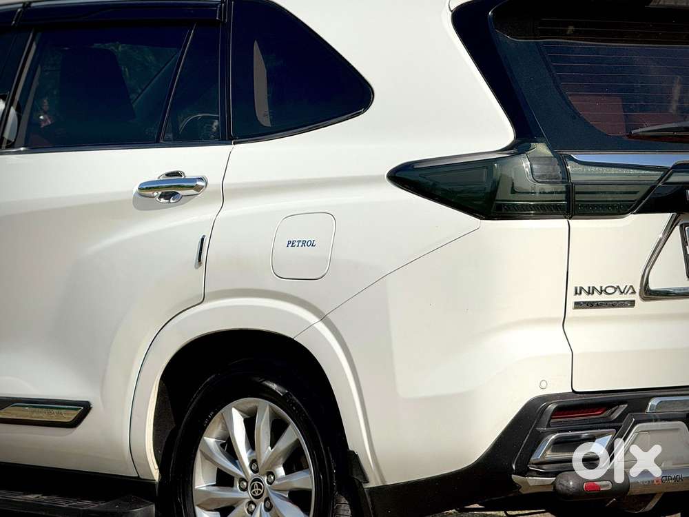 Toyota Innova Hycross 2.0 Vx Hybrid 8 Str, 2024, Petrol