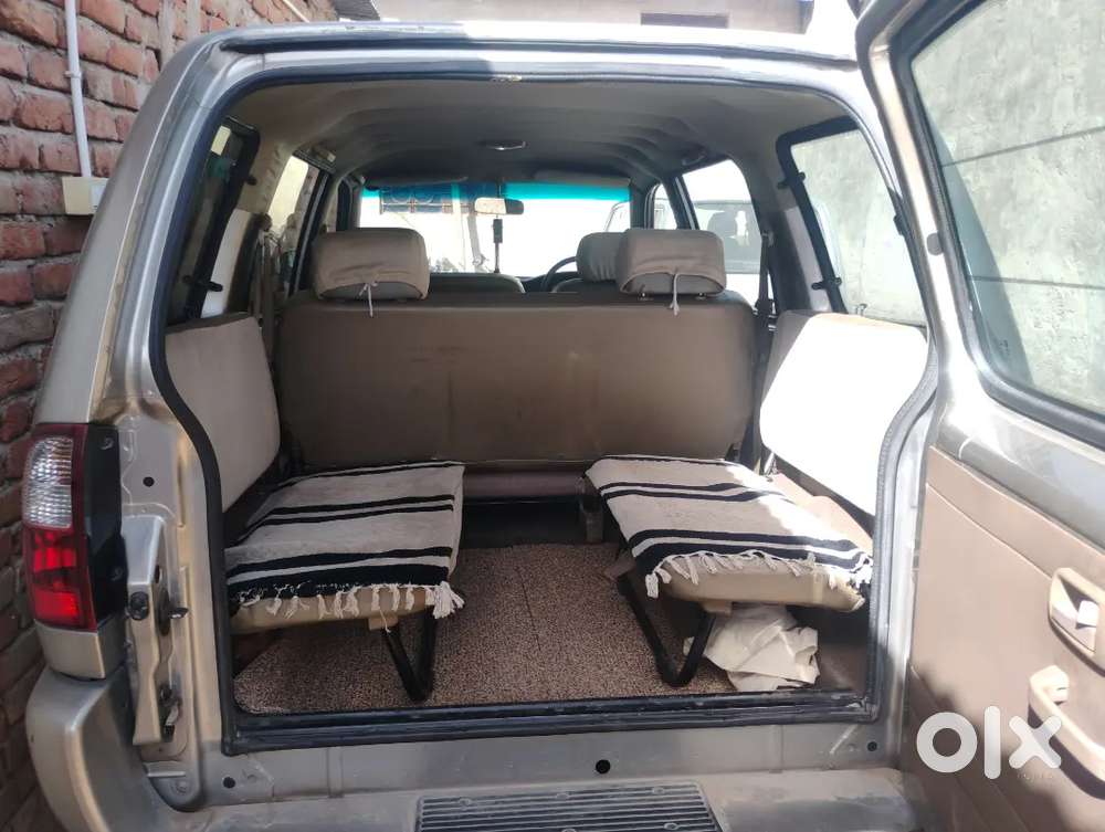 New Condition Tavera B3 10 Seater