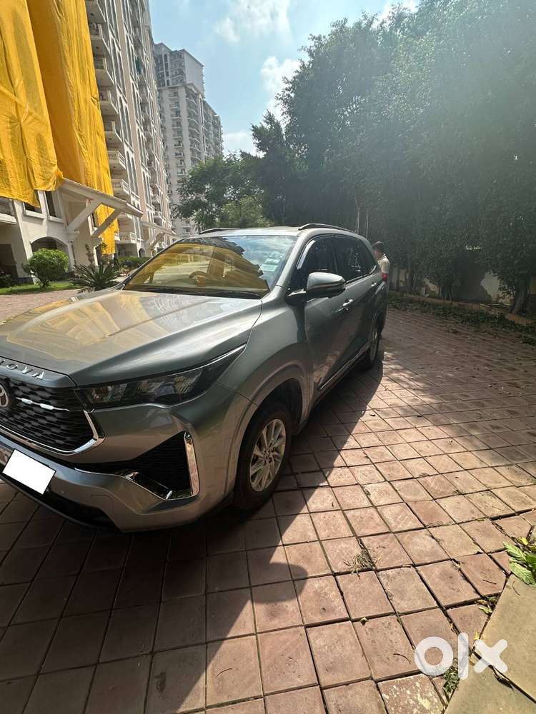 Toyota Innova Hycross Gx 2025 Year