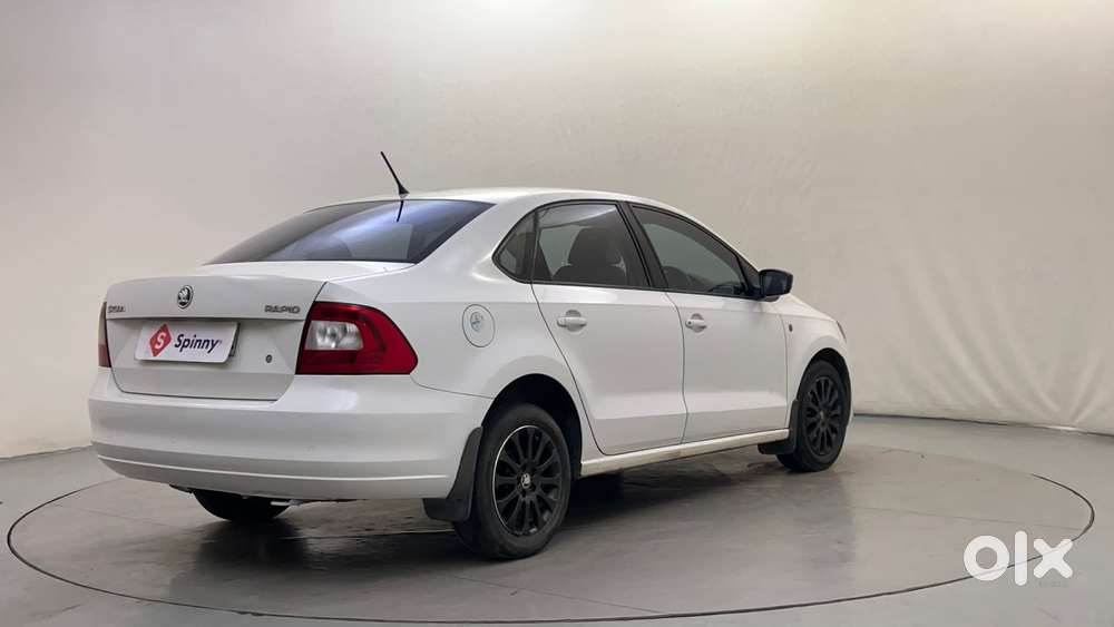 Skoda Rapid 1.6 Mpi Elegance Plus, 2015, Petrol