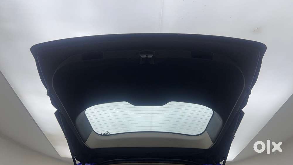Mahindra Xuv700 2.0 Ax 5 Petrol Mt Str, 2021, Petrol