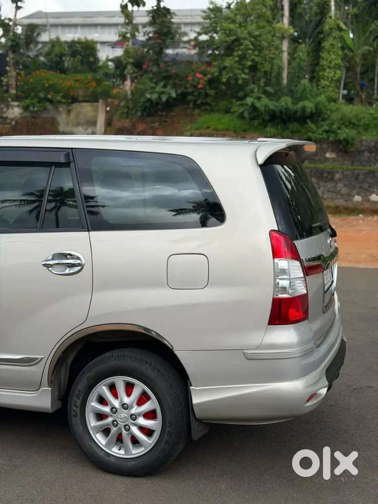 Toyota Innova 2015 Diesel 68000 Km Driven