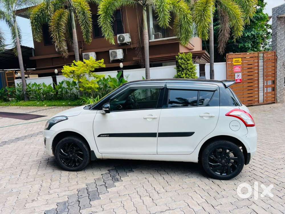 Maruti Suzuki Swift 2016 Petrol 121000 Km Driven
