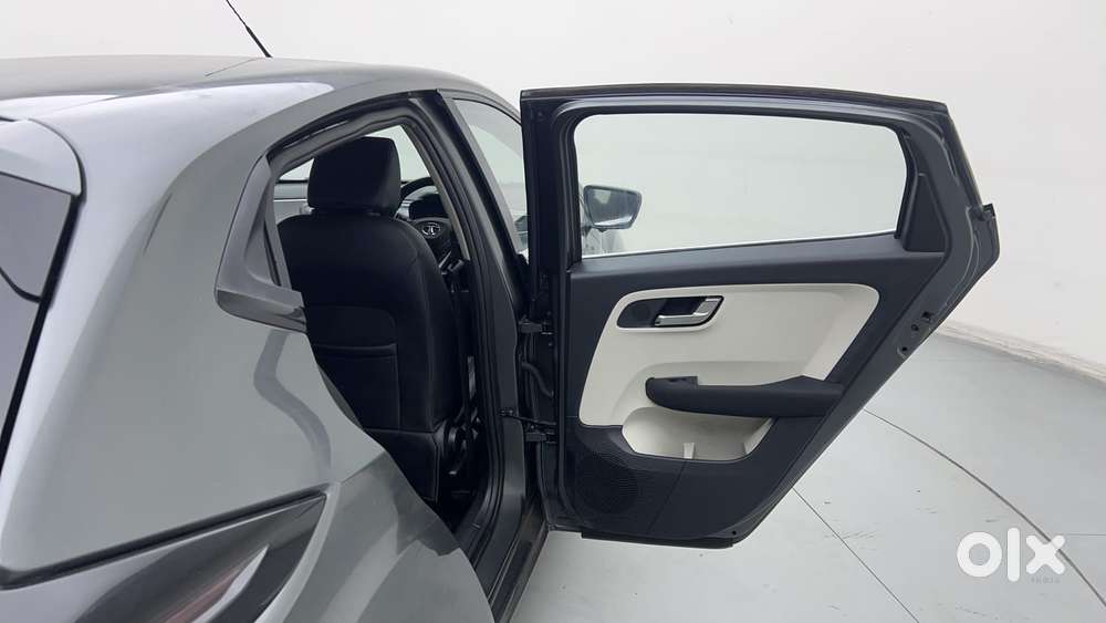 Tata Altroz 1.5 Xz Plus Diesel, 2021, Diesel