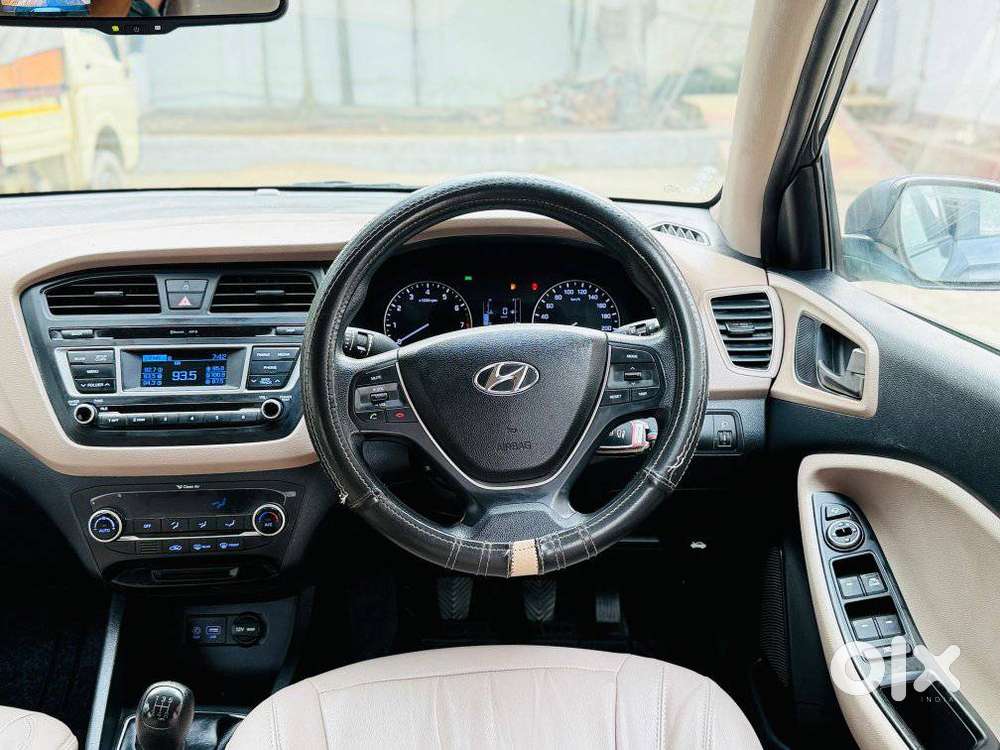 Hyundai I20 Sportz 1.2 Mt Dual Tone, 2017, Petrol