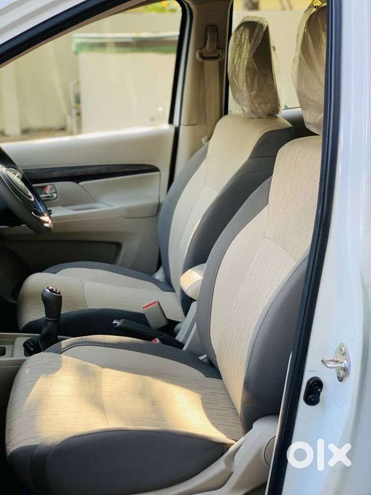 Toyota Rumion V Mt, 2025, Petrol