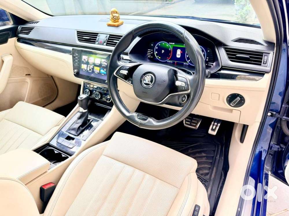Skoda Superb 2.0 L&k Tsi At, 2022, Petrol